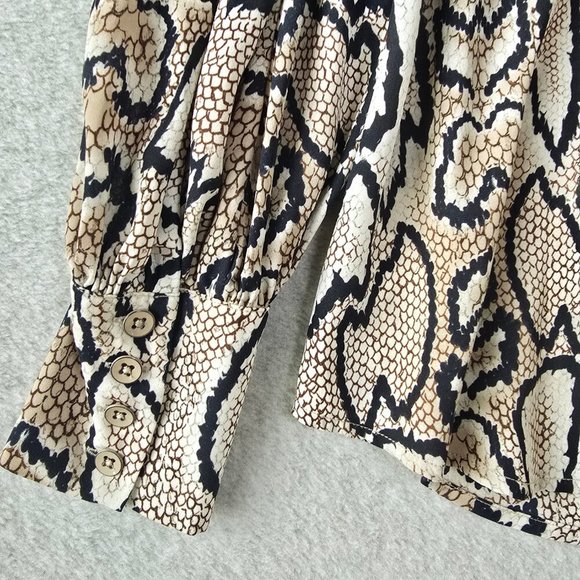 CAbi Womens Sz M Serpentine Snake Print Pullover Blouse Ruffle Collar Wide Cuffs - Picture 7 of 11